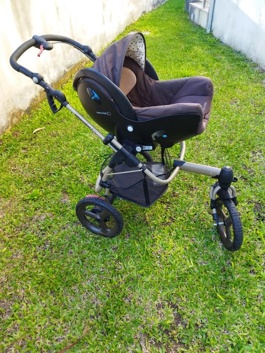Carrinho de bebê com babycok.64751402685570123