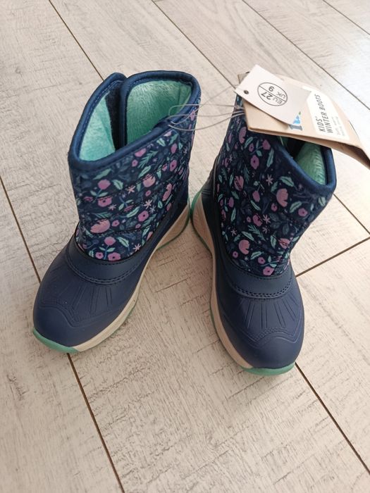 Buty dziecięce śniegowce nowe 27