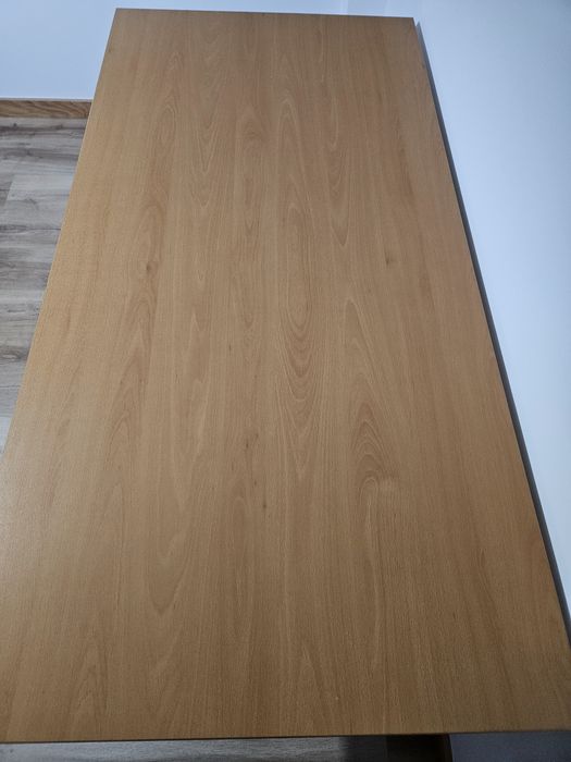 Secretária de escritório com módulo de gavetas