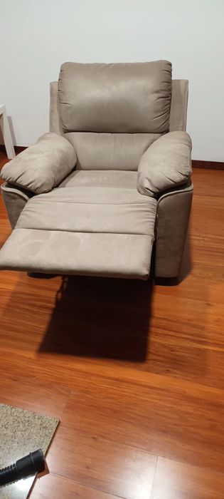 Sofá  está em ótimo estado