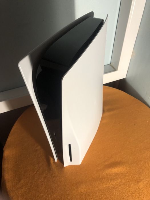 PlaySta 5 Standart (Versão com leitor de disco)