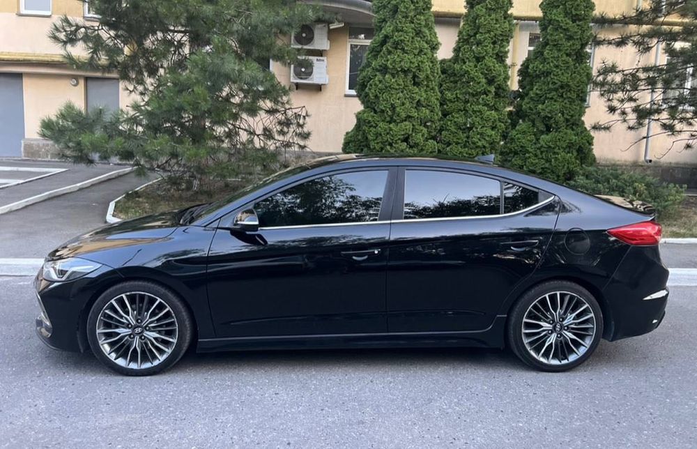 Оренда авто Hyundai Elantra 2800 неділя