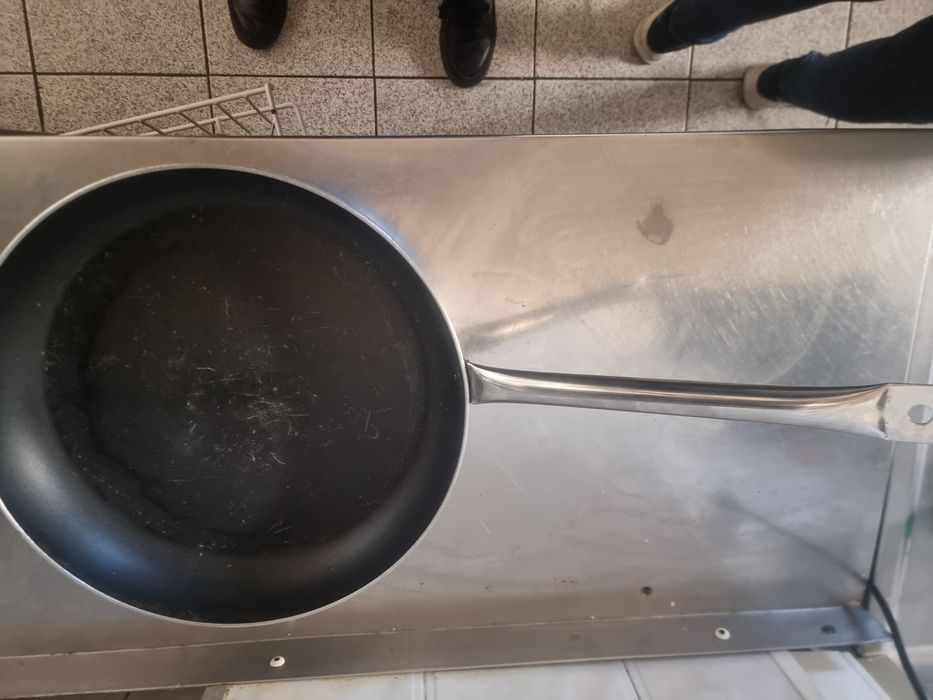 Large Frying Pan514599384882892801