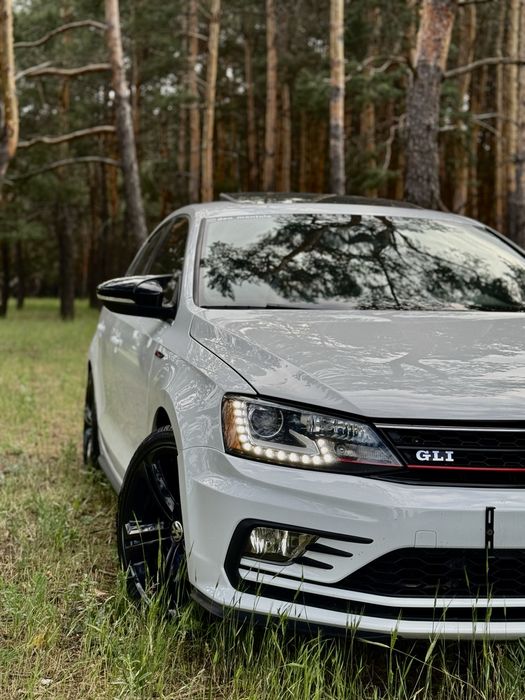 Volksvagen Jetta GLI