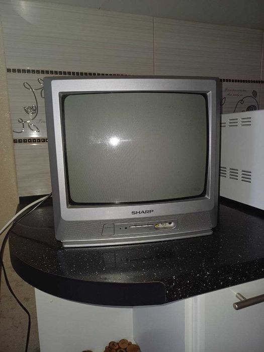 Телевізор Sharp в хорошому стані