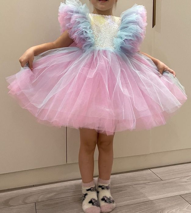 Святкова дуже пишна сукня 104 розмір