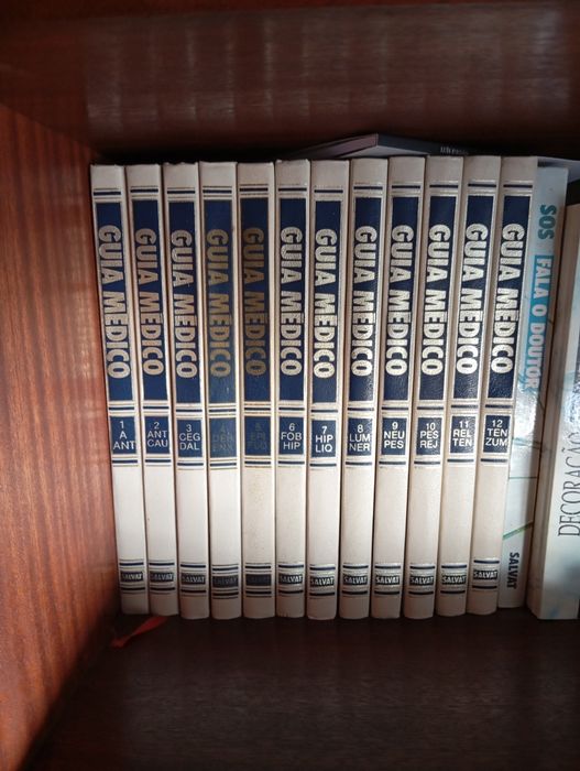 Vendo coleção completa de 12 volumes. Em estado novo.
