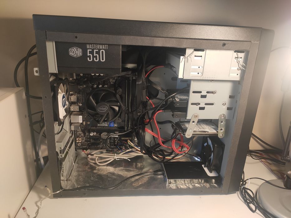 Computador Intel g4560 + 16gb Ddr4 + Nvme 256gb + Monitor TFT 19"