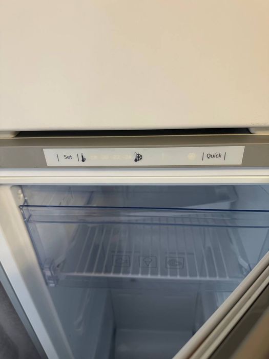 Морозильна  морозилка камера beko RFNE200E20S