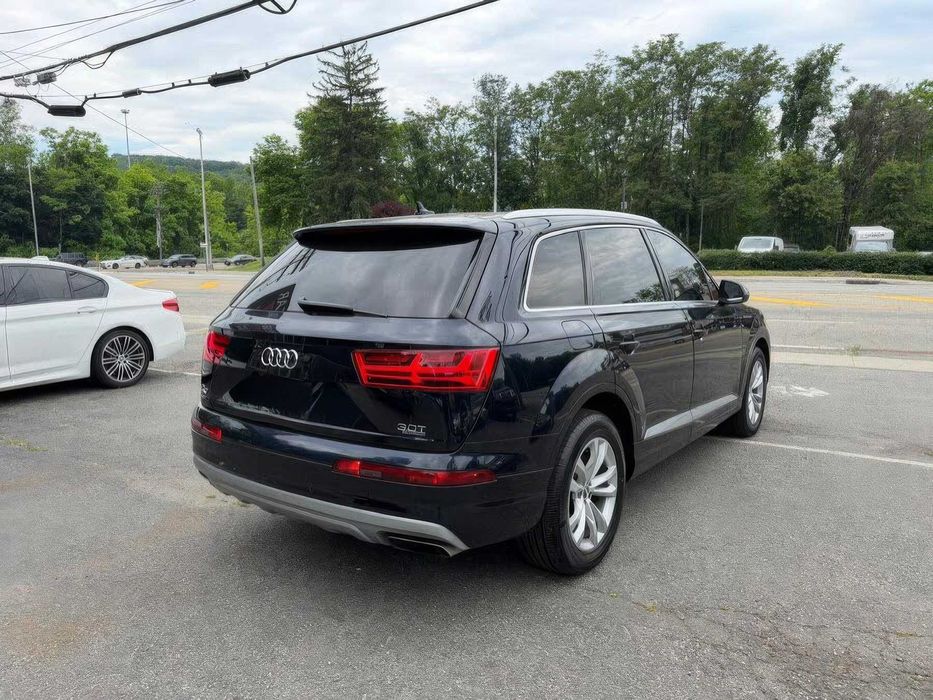 Audi Q7      2017