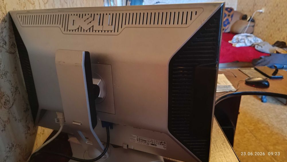 Монитор DELL-2407