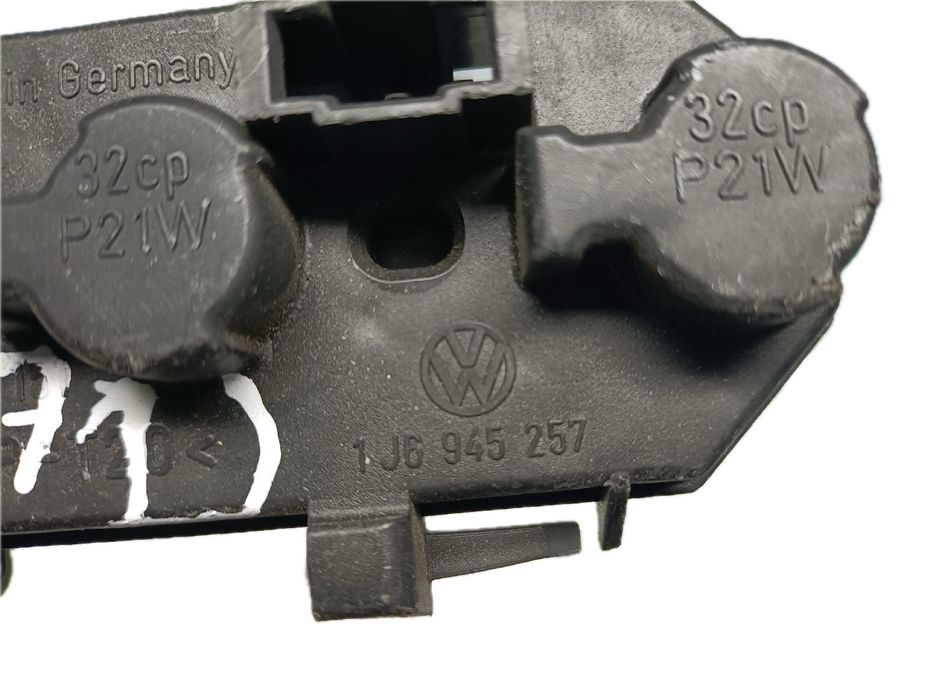 Suporte lâmpada esquerdo VOLKSWAGEN Golf IV (1J1)