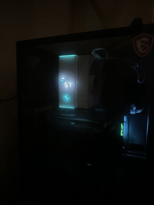 Komputer gamingowy / i5 - 14600kf/ rx 6600 xt/ ram 32 ddr4/ 1 TB SSD
