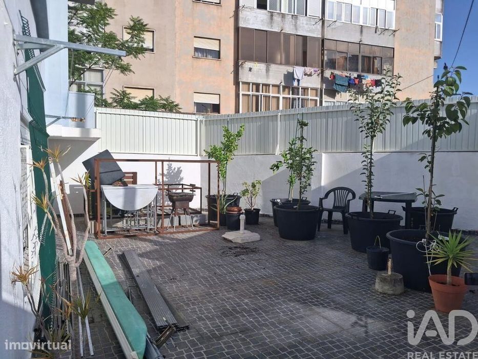 Apartamento T2 em Laranjeiro e Feijó de 72,00 m2