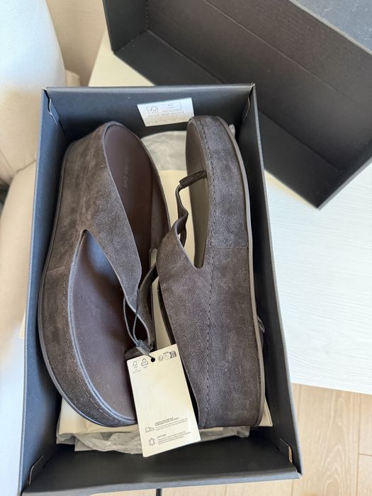 Сандалі Massimo Dutti