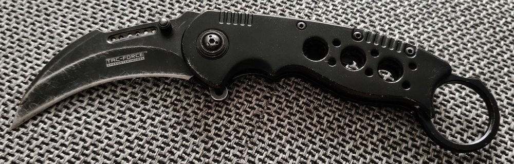 Nóż składany Karambit