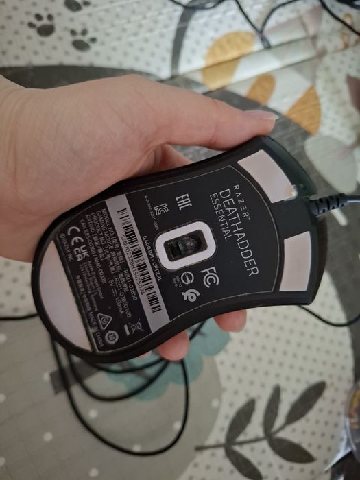 Myszka RAZER essential