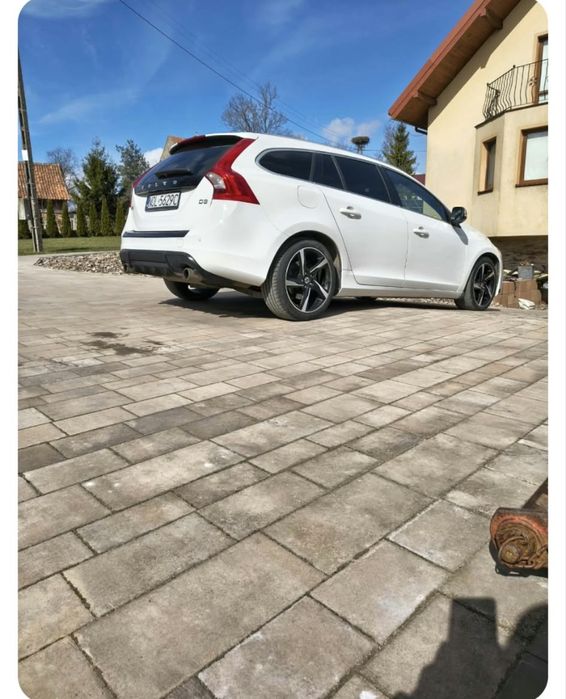 Volvo V60 r-design