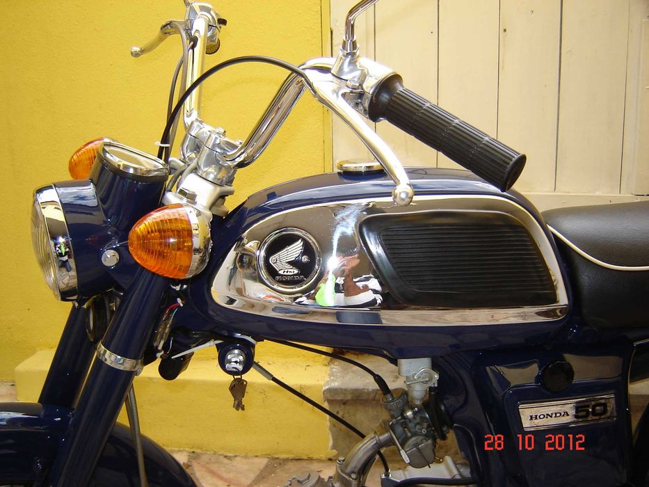 Honda 50 CD com documentos