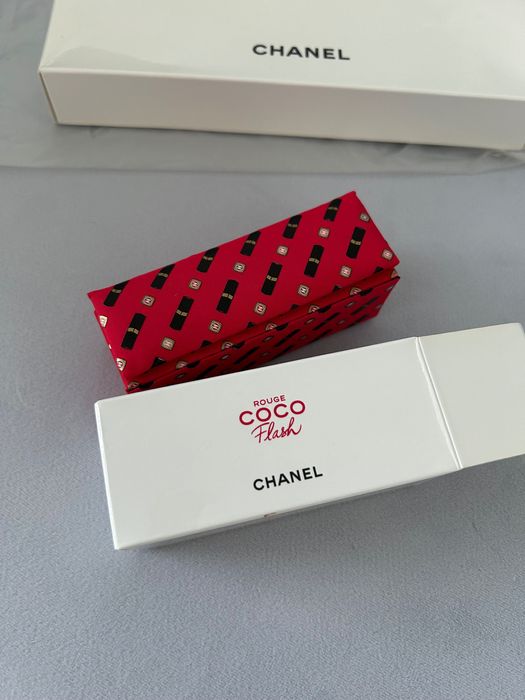 Косметичка та футляр для помади  Chanel, оригінал бʼюті серія