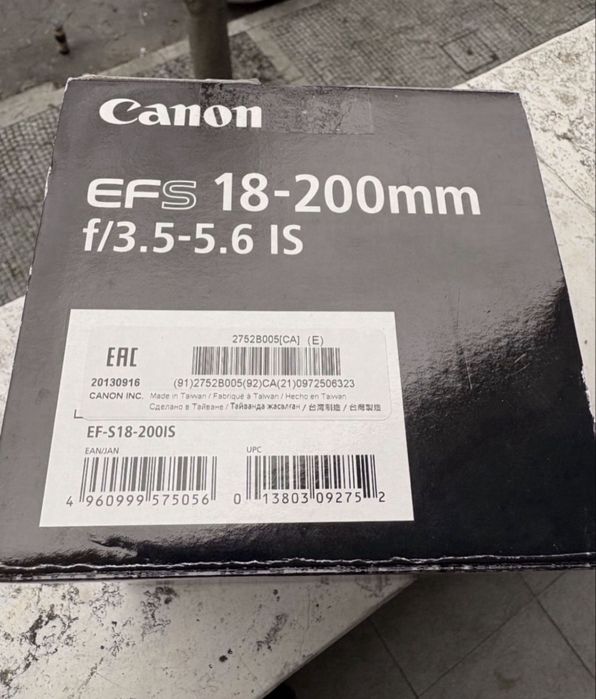 Canon EF 18-200mm f/3.5-5.6 IS