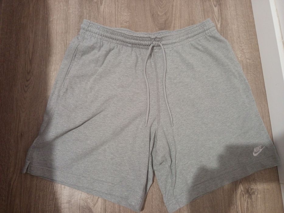 Nike shorts tamanho m
