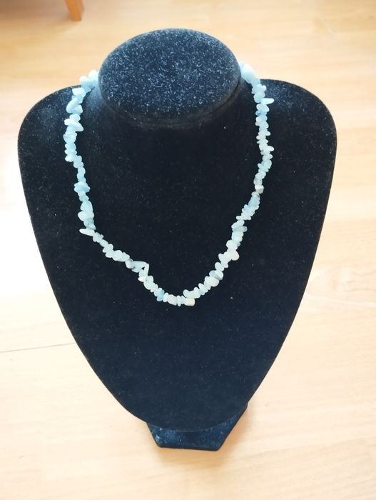Elegancki błękitny naszyjnik kamienny z akwamarynu
