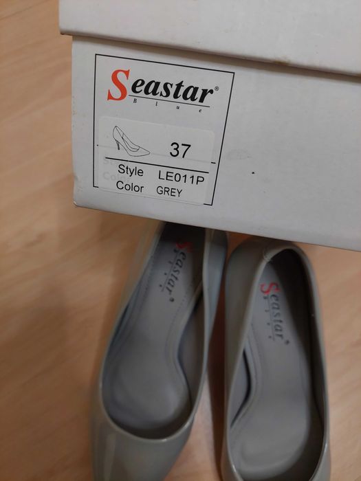 Szare szpilki stan niemal idealny 8 cm