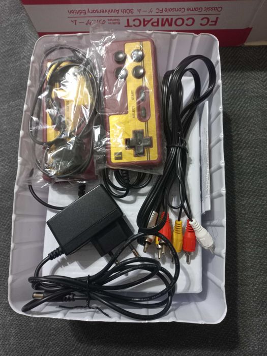 Приставку FC Compact, Dendy.