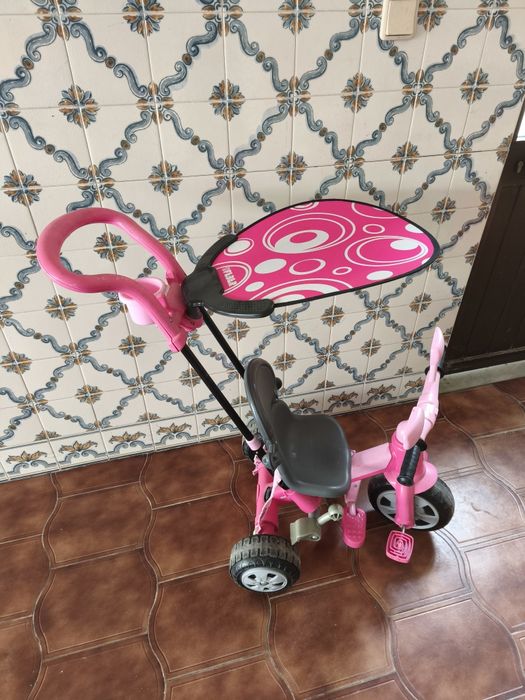 Triciclo de menina Feber