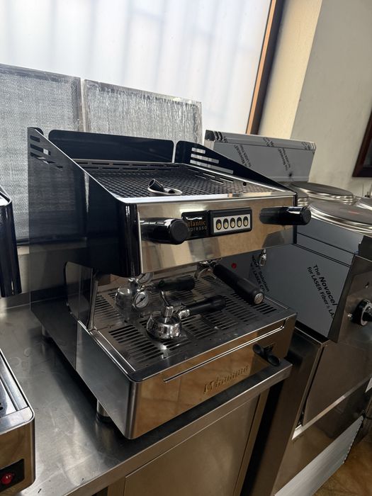 Maquina de café industrial 1 grupo Muito Muito Nova  Instalação e Garantia