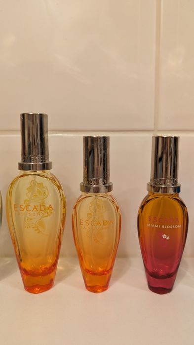 Coleçao frascos de Perfume Escada