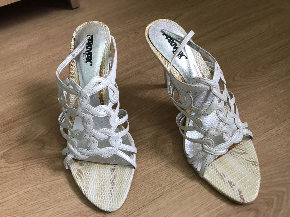Buty na obcasie
