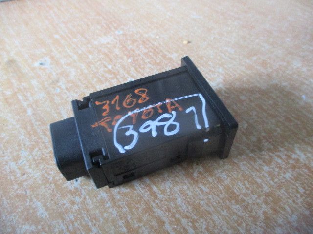 Comando / botão / interruptor multifunções TOYOTA Avensis Wagon (_T25_