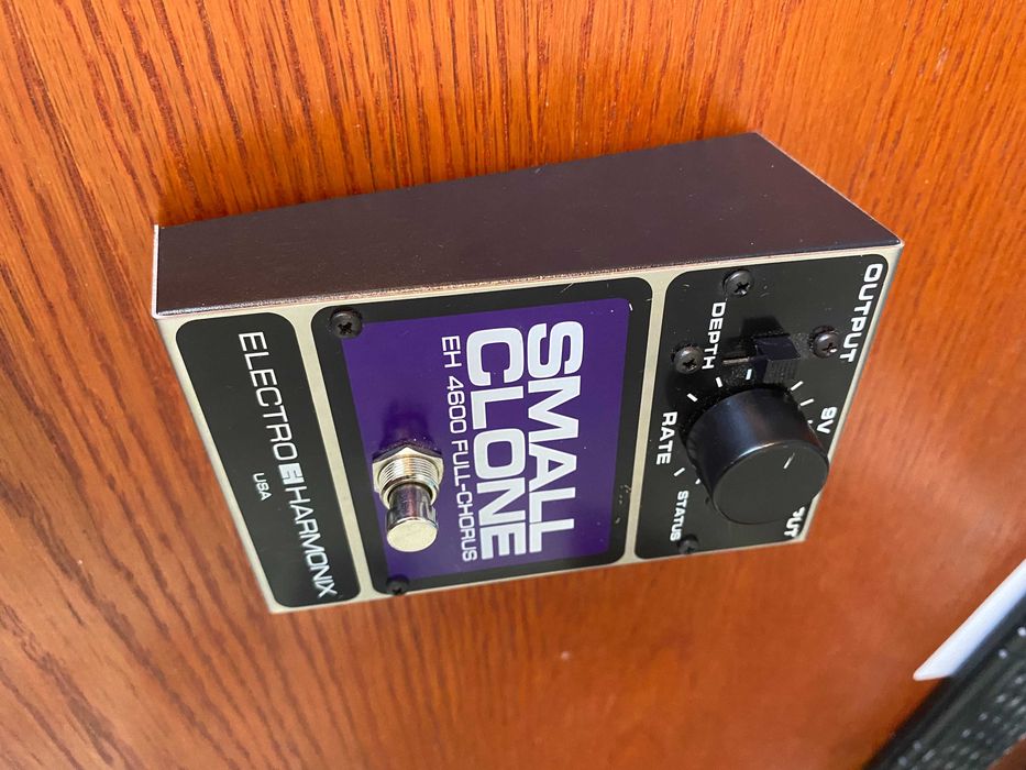 Electro-Harmonix Small Clone — Pedal de chorus analógico