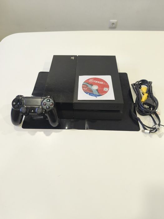 PlayStation 4 com jogo