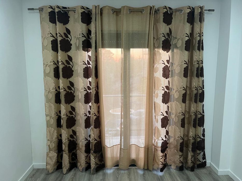 Cortinados sala e cozinha