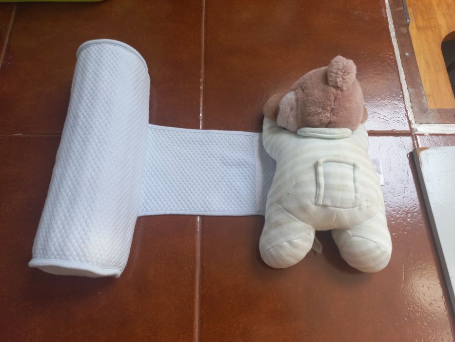 Almofada de posição com urso Teddycal  Red Castle