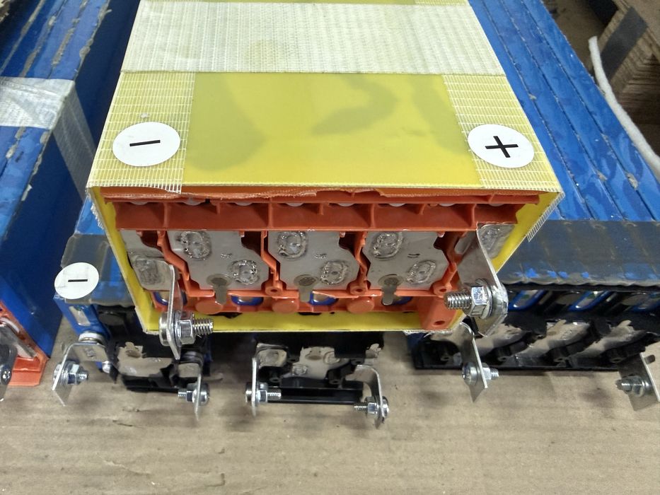 Акумулятор  LiFePo4 24в 8s BYD Blade 179.5ah Tesla