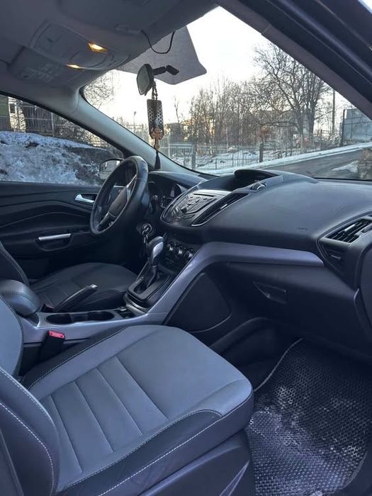 Продам Ford Escape