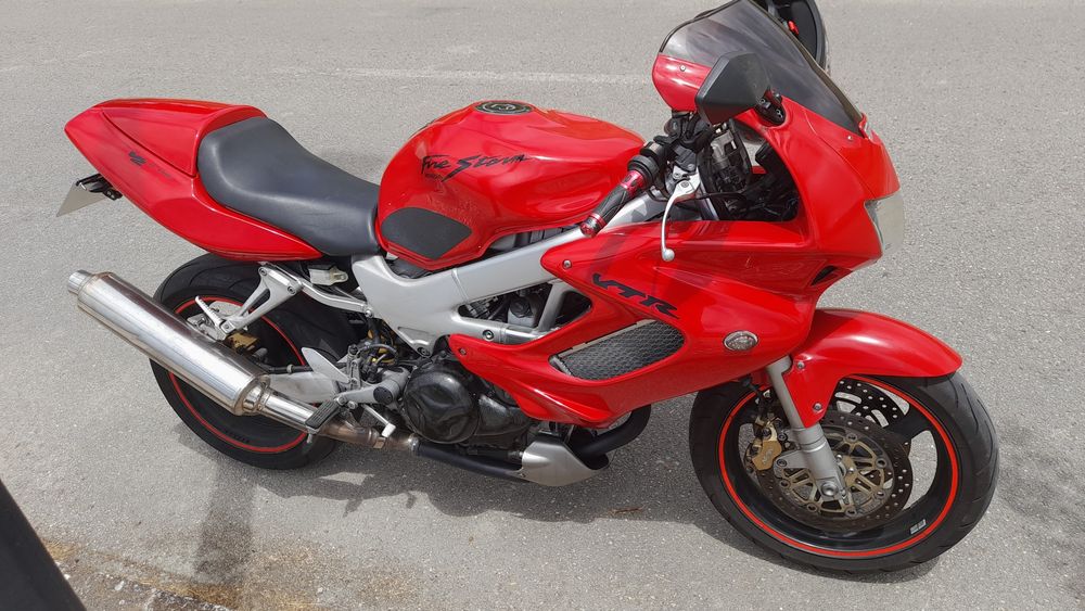 Honda vtr1000firestorm