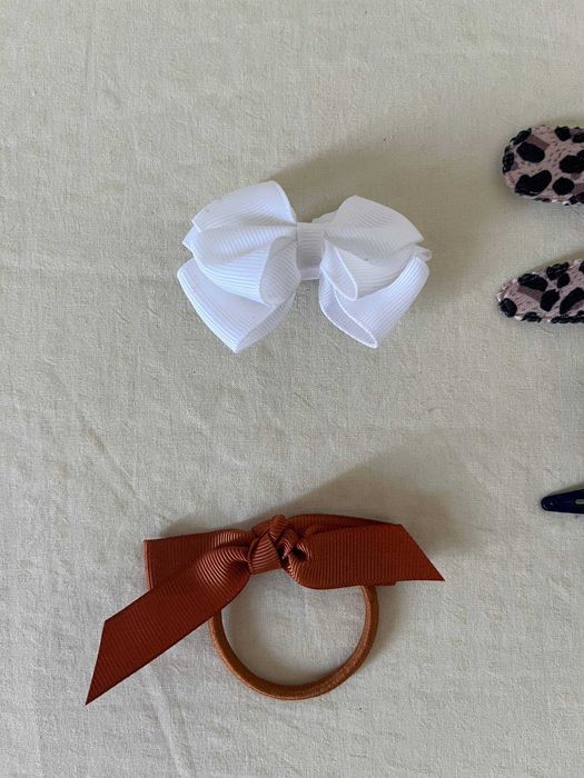 Molas e ganchos de cabelo com laços para menina – 8 peças