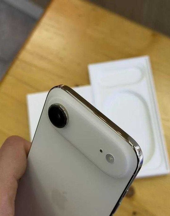 iPhone Air, 256 ГБ, eSIM