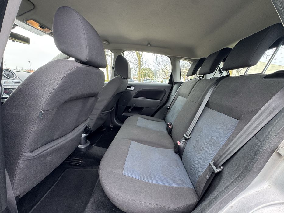 Ford Fiesta 1.25i - 100.000 Km - 18 Meses de Garantia