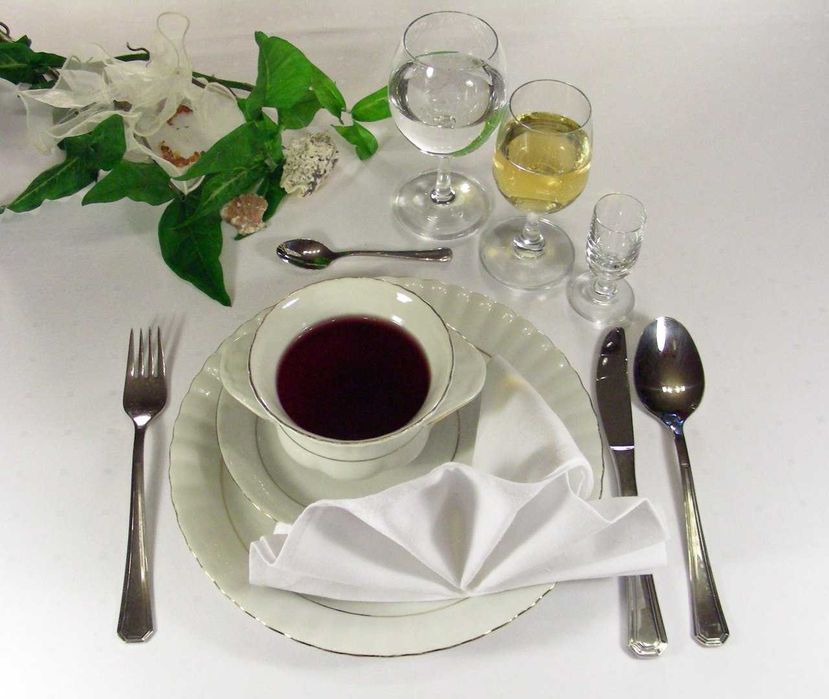 wypożyczalnia krzeseł , wynajem stołów Zgierz i okolice