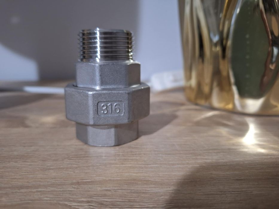 Śrubunek złącze stożkowe