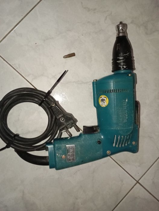 Makita 220V 510W – Berbequim Profissional Usado – A Trabalhar Bem