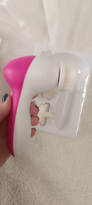 Máquina de limpeza de pele. Usada