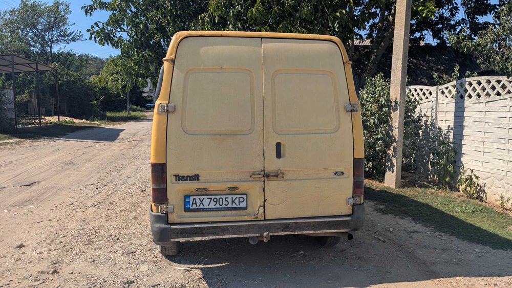 Автомобіль Ford Transit
