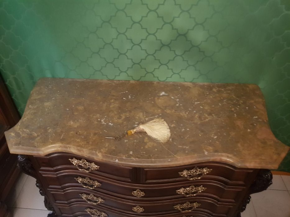 Grande comoda estilo D. José rico